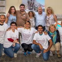 Lo staff di Gate-away.com con i produttori locali